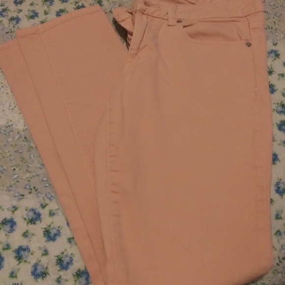 American Eagle Outfitters Denim - Size 6 Pink American Eagle Jeans
